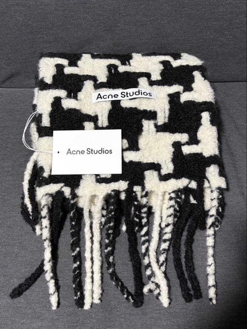 Acne studios アクネストゥディオス マフラー　新品未使用