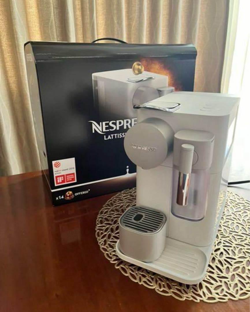 ネスプレッソ　ラティシマ・ワン　シルキーホワイト　F111-WH-W