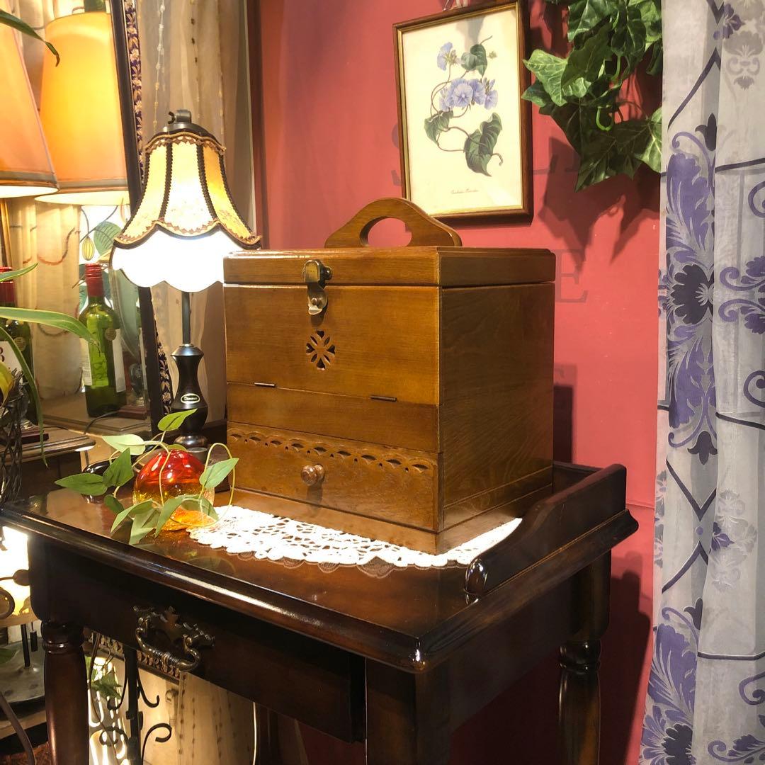 パリ雑貨屋　アンティーク小物入れ　メイクボックス　コンパクトサイズ