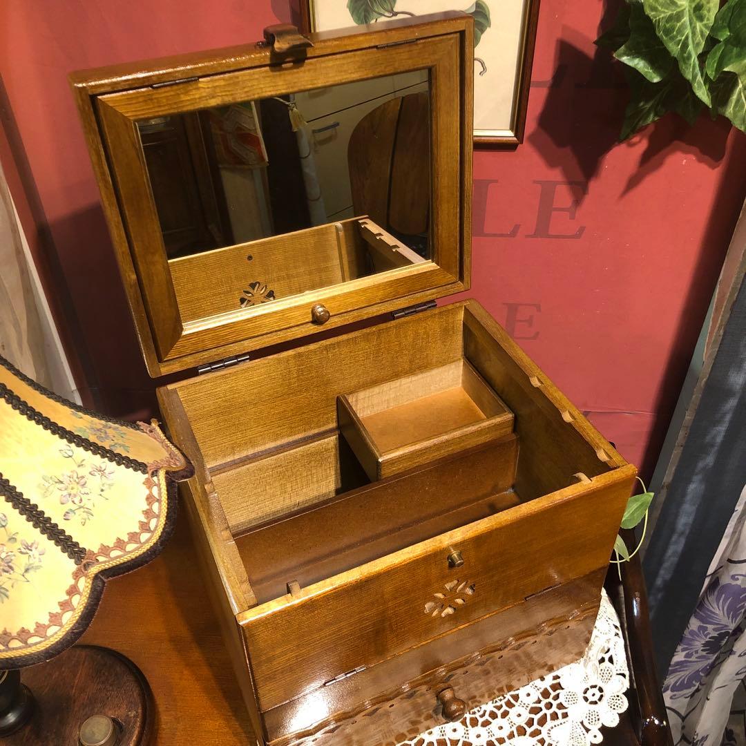 パリ雑貨屋　アンティーク小物入れ　メイクボックス　コンパクトサイズ