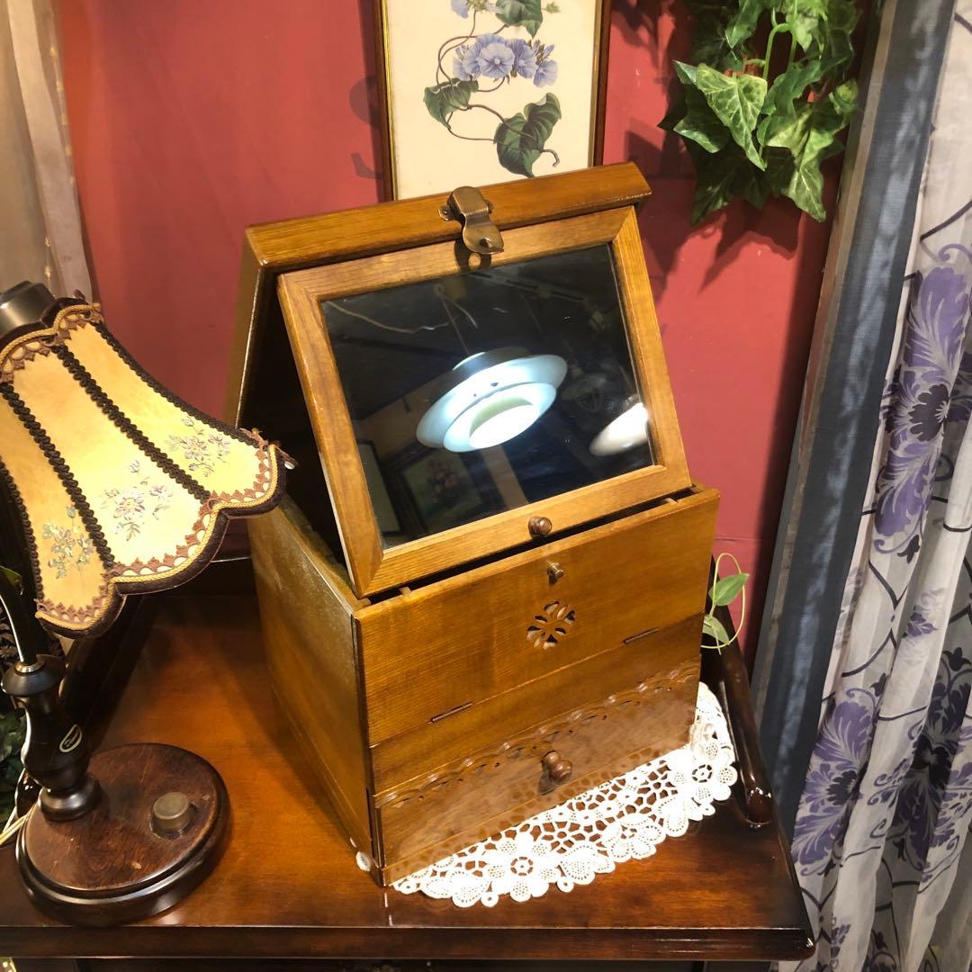 パリ雑貨屋　アンティーク小物入れ　メイクボックス　コンパクトサイズ