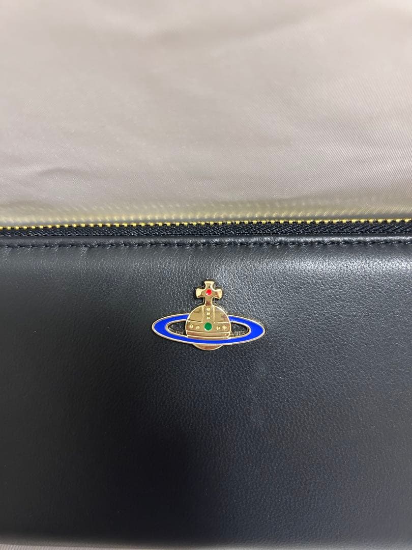 Vivienne Westwood青のロゴ付き黒長財布