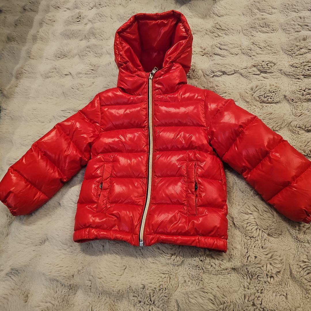 MONCLER 赤 フード付きダウンジャケット