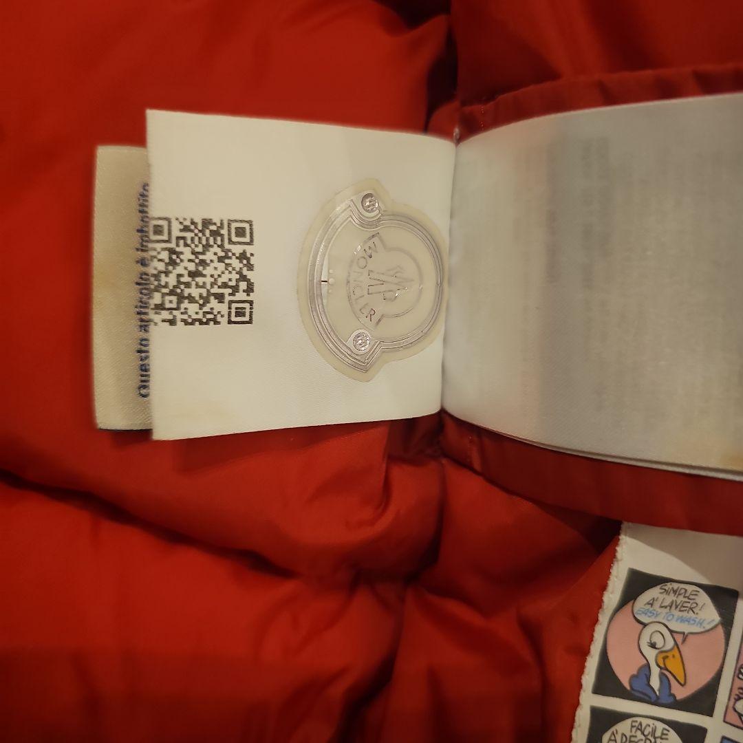 MONCLER 赤 フード付きダウンジャケット