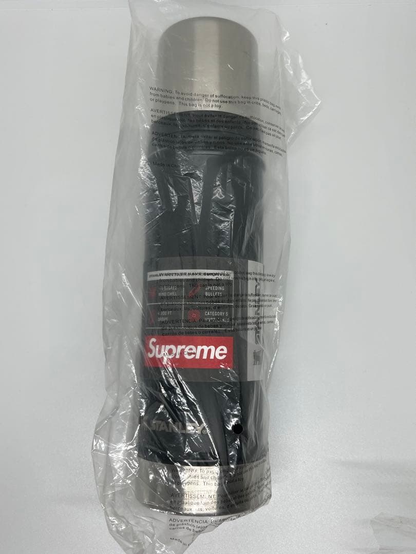 【新品】Supreme Stanley 20oz Bottle 黒　水筒