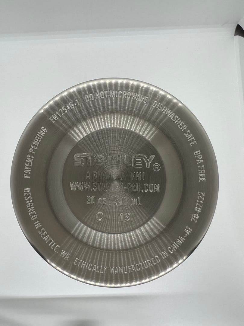 【新品】Supreme Stanley 20oz Bottle 黒　水筒