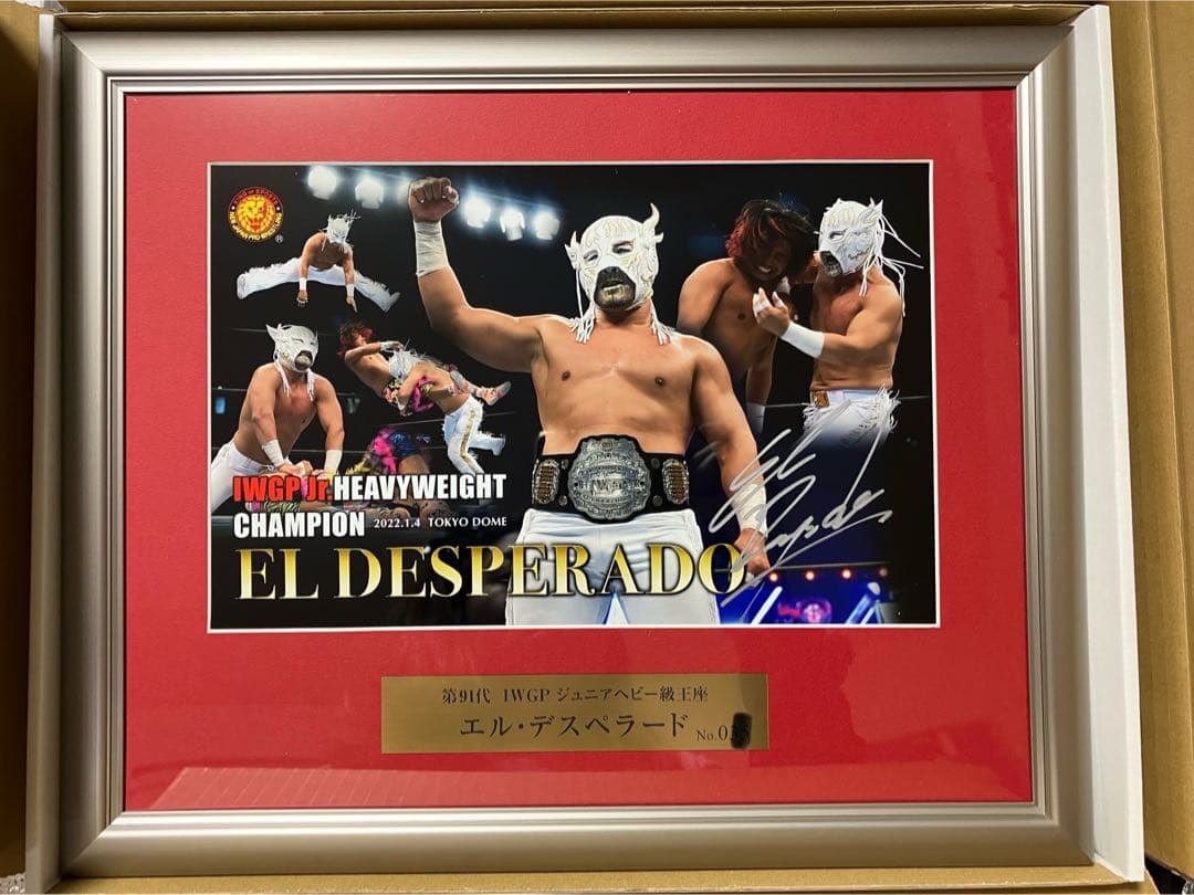 エル・デスペラード直筆サイン入りフォトフレーム