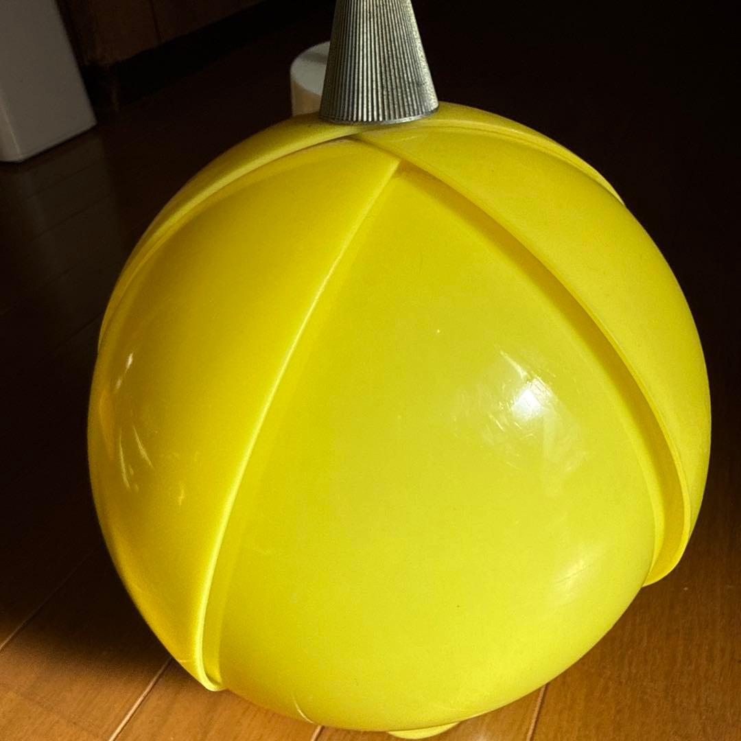 昭和レトロ　吊り下げ照明　黄色チューリップ型ペンダントライト　イエロー