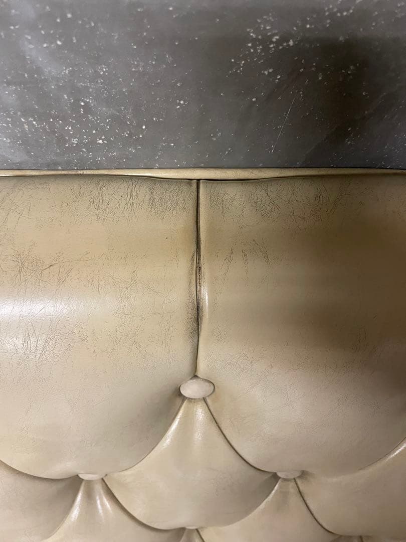 ラウンジソファ　フジファニチアFUJI FURNITURE 合皮　レトロ　1脚