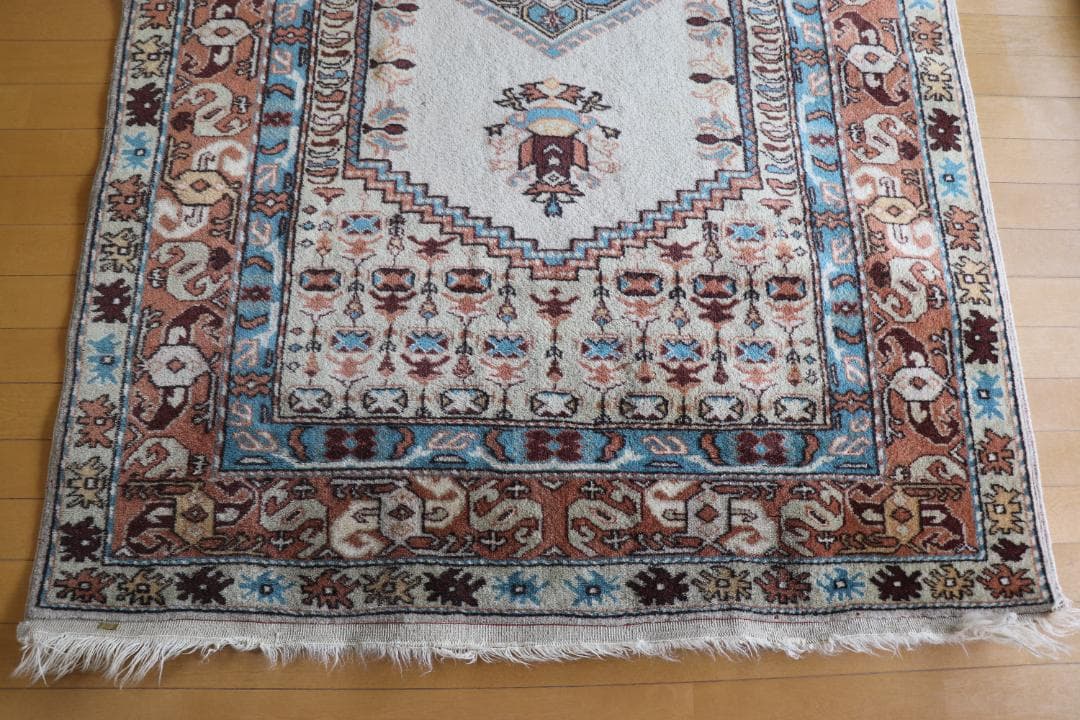 ＜１点物＞　ヴィンテージラグ　ペルシャ絨毯　１８６×１２９cm