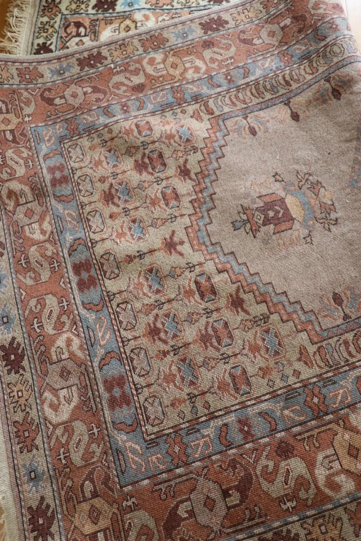 ＜１点物＞　ヴィンテージラグ　ペルシャ絨毯　１８６×１２９cm