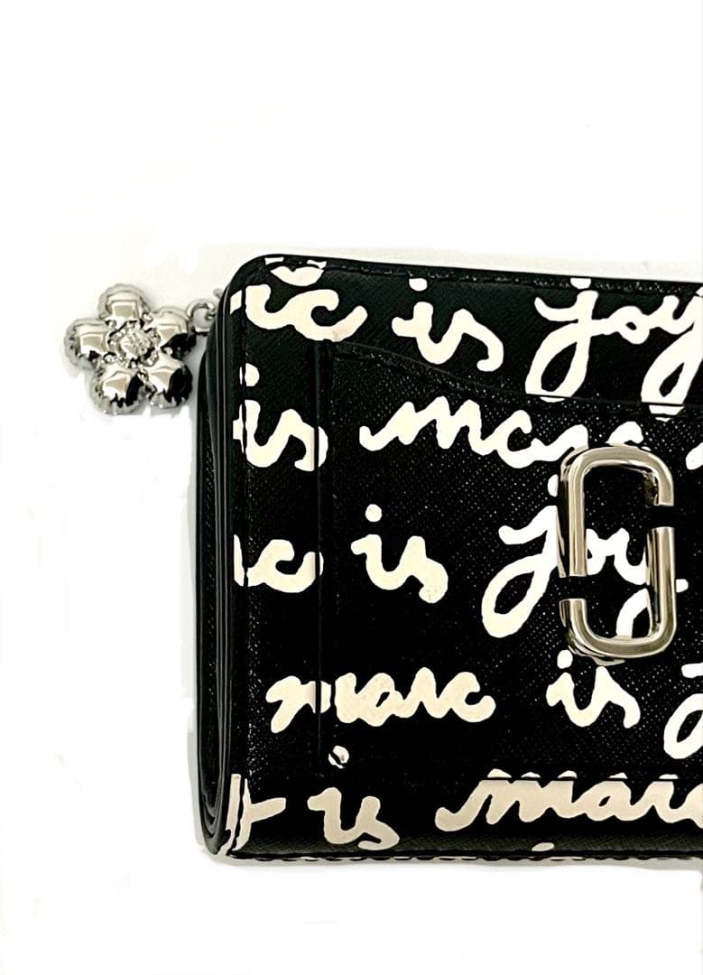 【☆ハル☆ 】MARC JACOBS フローラル 二つ折り財布