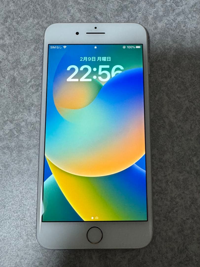 Apple iPhone 8 Plus シルバー 本体