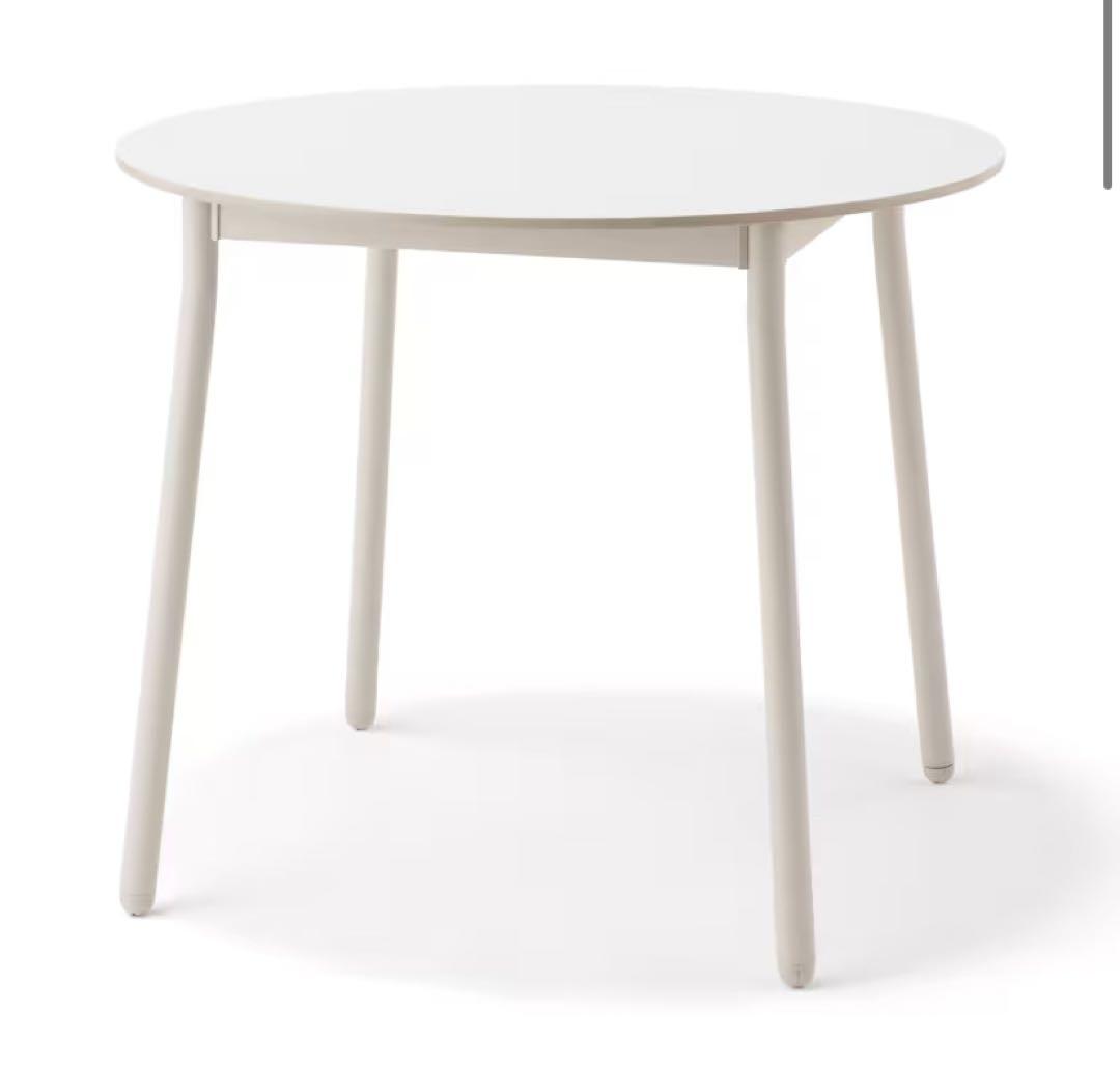 中でも外でも使える　丸テーブル　アルミ脚　大