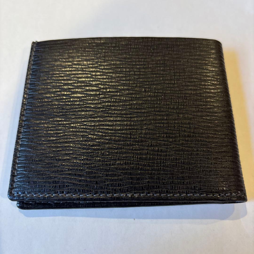 S*i様 フェラガモ　ブラックレザー 二つ折り財布