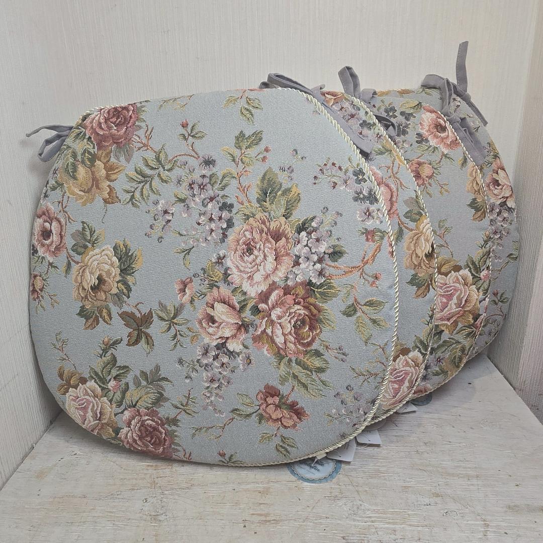 【4個セット】 新品 大判 バテイ クッション 青 紐付き 薔薇 ローズ 馬蹄