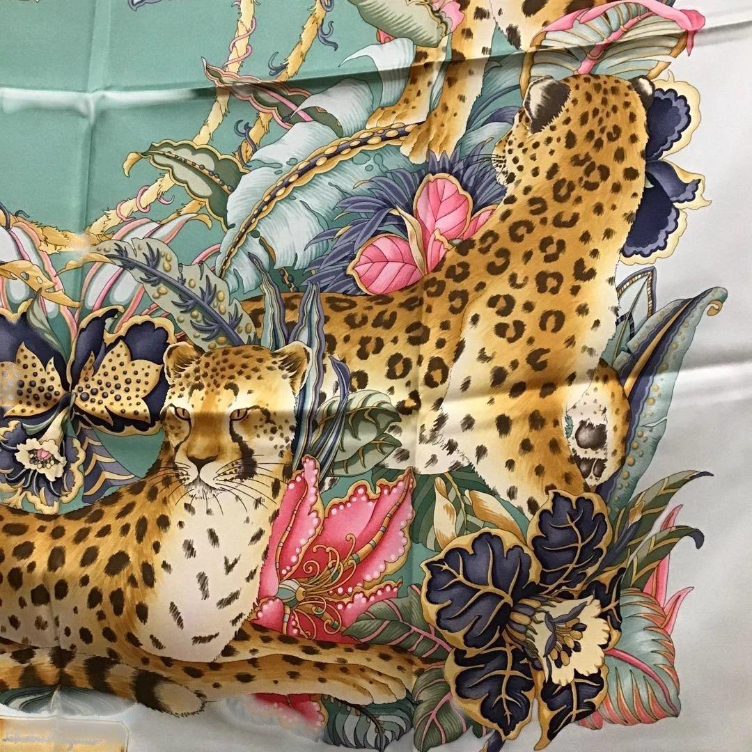 ❣️未使用❣️サルヴァトーレ フェラガモ　 ヒョウ柄 シルクスカーフ