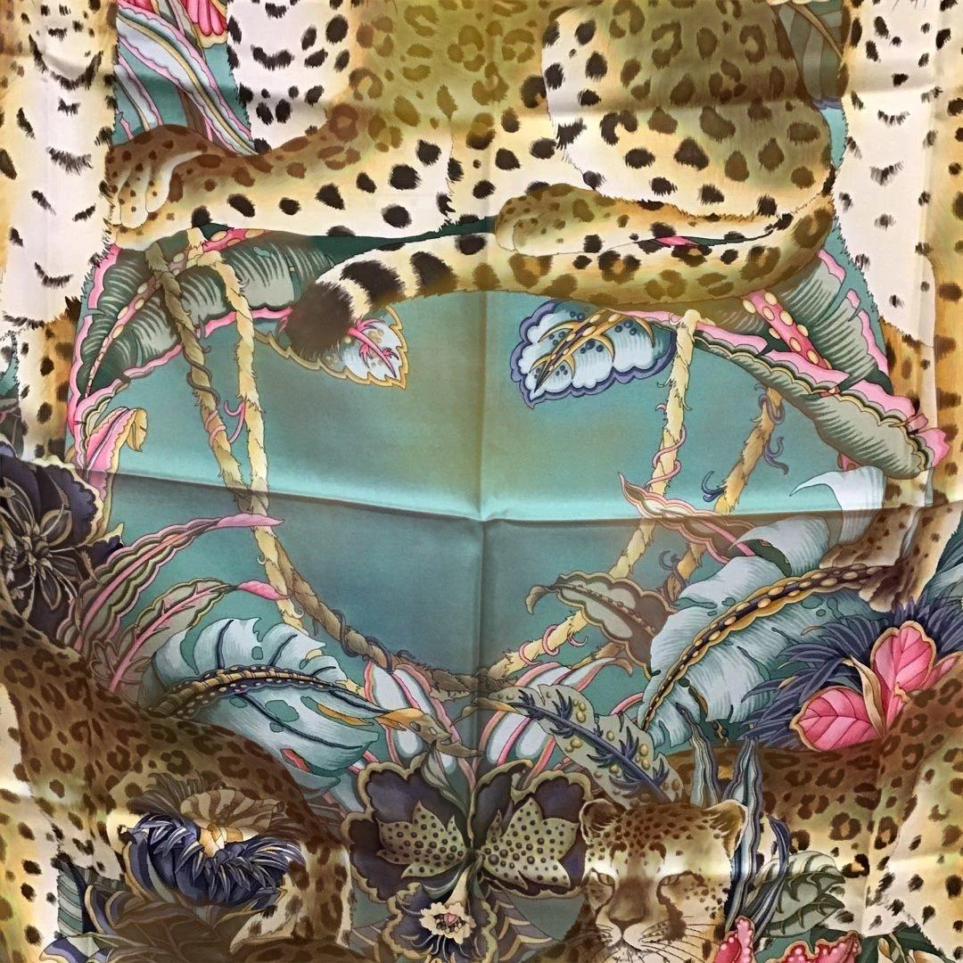 ❣️未使用❣️サルヴァトーレ フェラガモ　 ヒョウ柄 シルクスカーフ