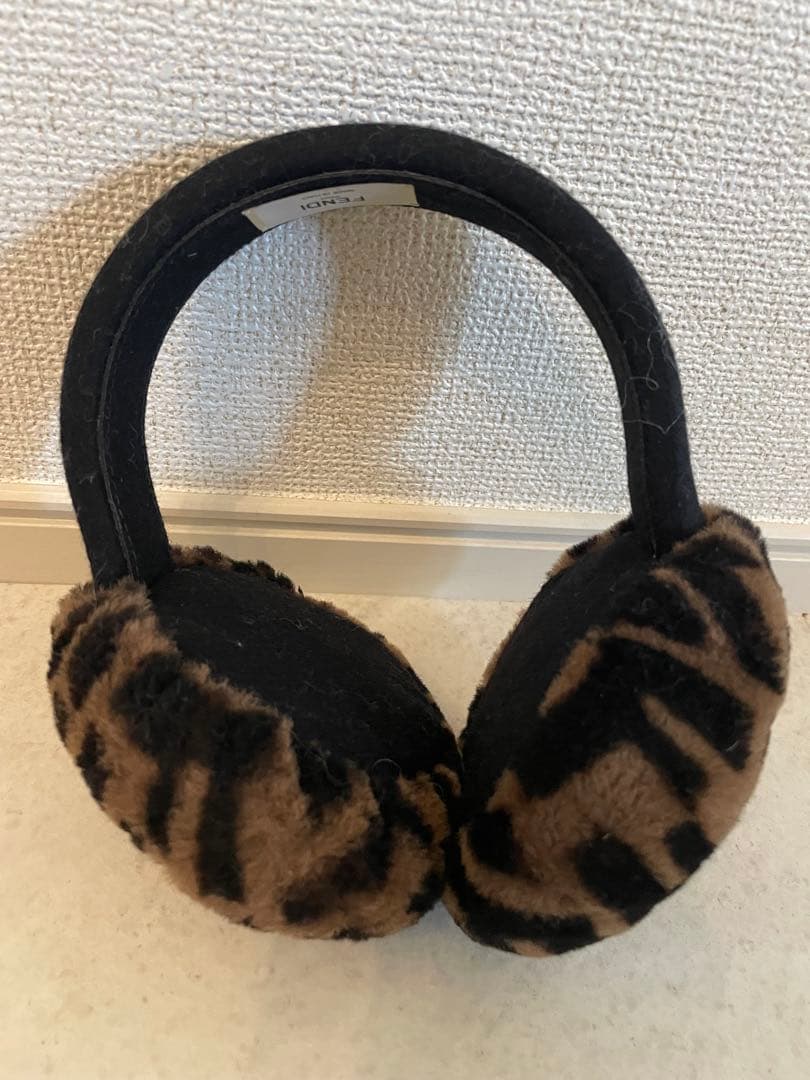 フェンディ FENDI 21AW イヤーマフ 耳あて ズッカ柄 ボア 正規品