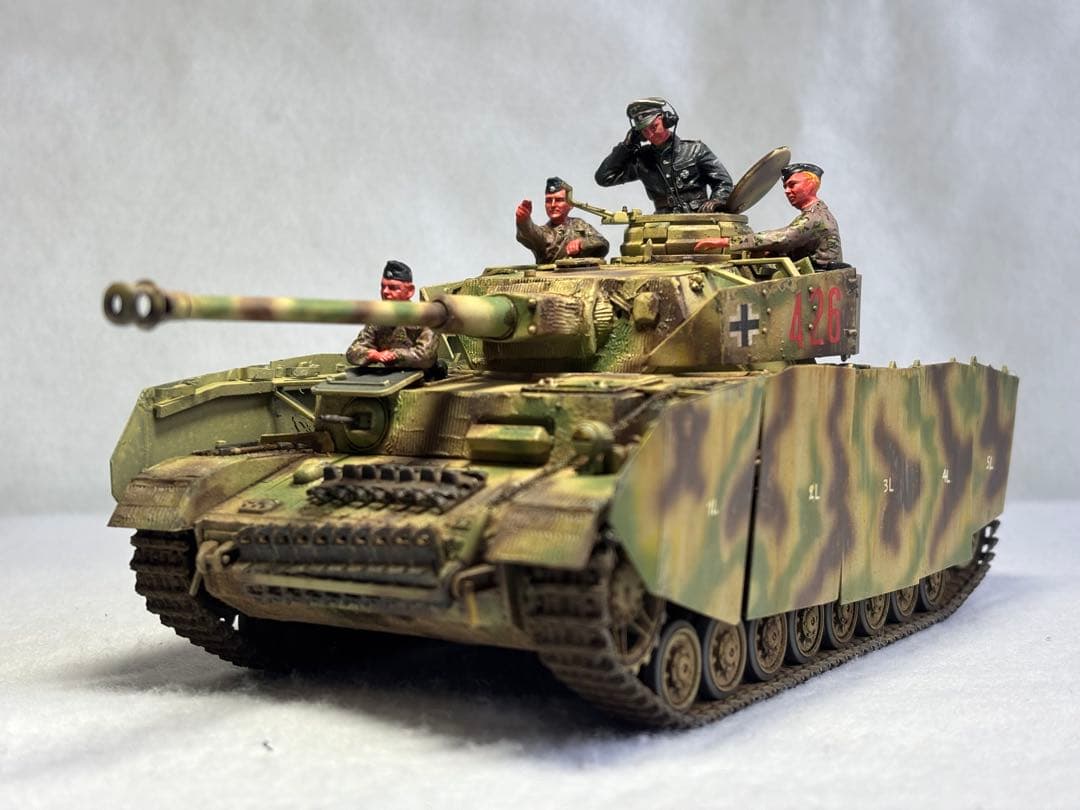 １／３５ドイツ軍４号戦車プラモデル完成品