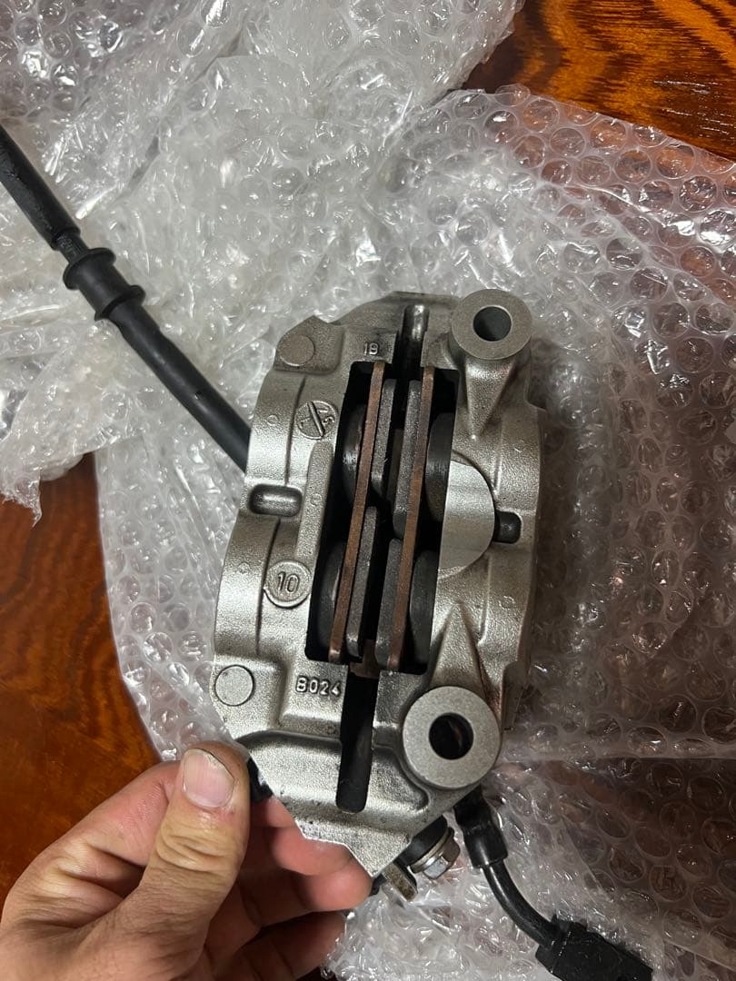 Zx-25r ブレンボフロントブレーキキャリパー