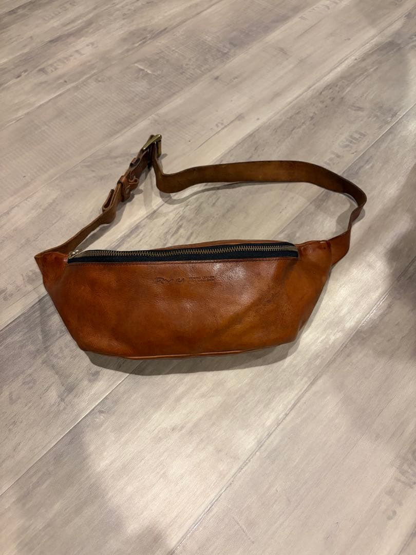 RYU 本革 ボディバッグ ブラウン