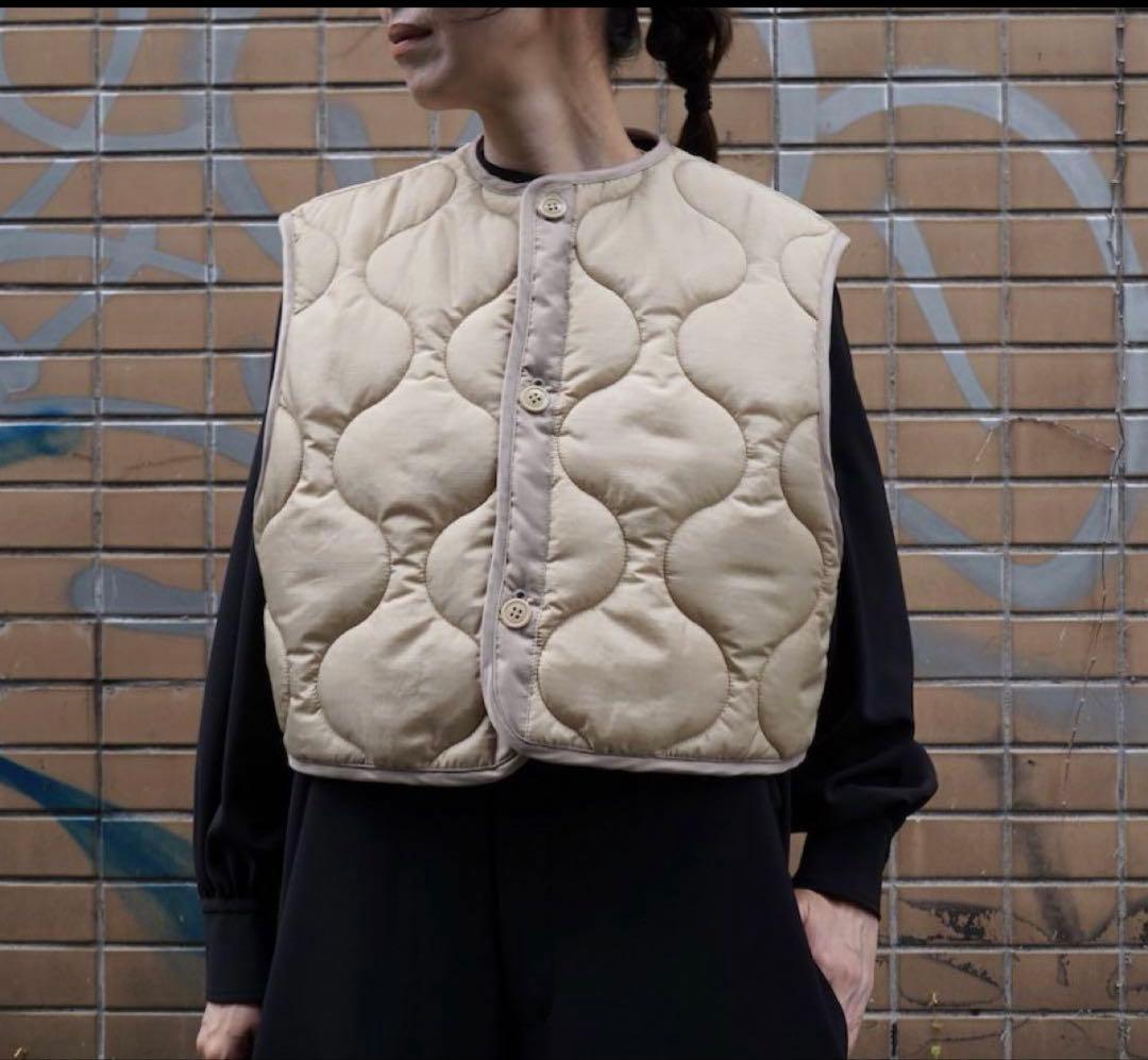 新品 HYKE ハイク23AW QUILTED CROPPED VEST ベスト
