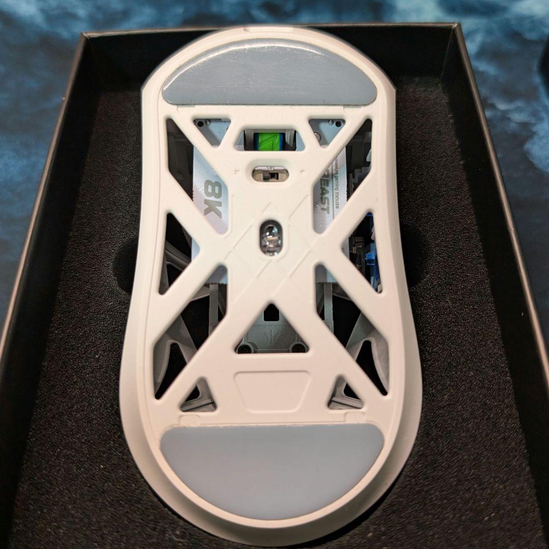WLMOUSE Beast X MAX DRGコラボ White 側面穴なし