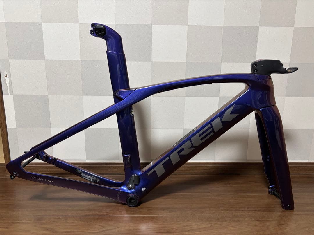 マドン MADONE SLR DISC専用ハンドル、ステム付き