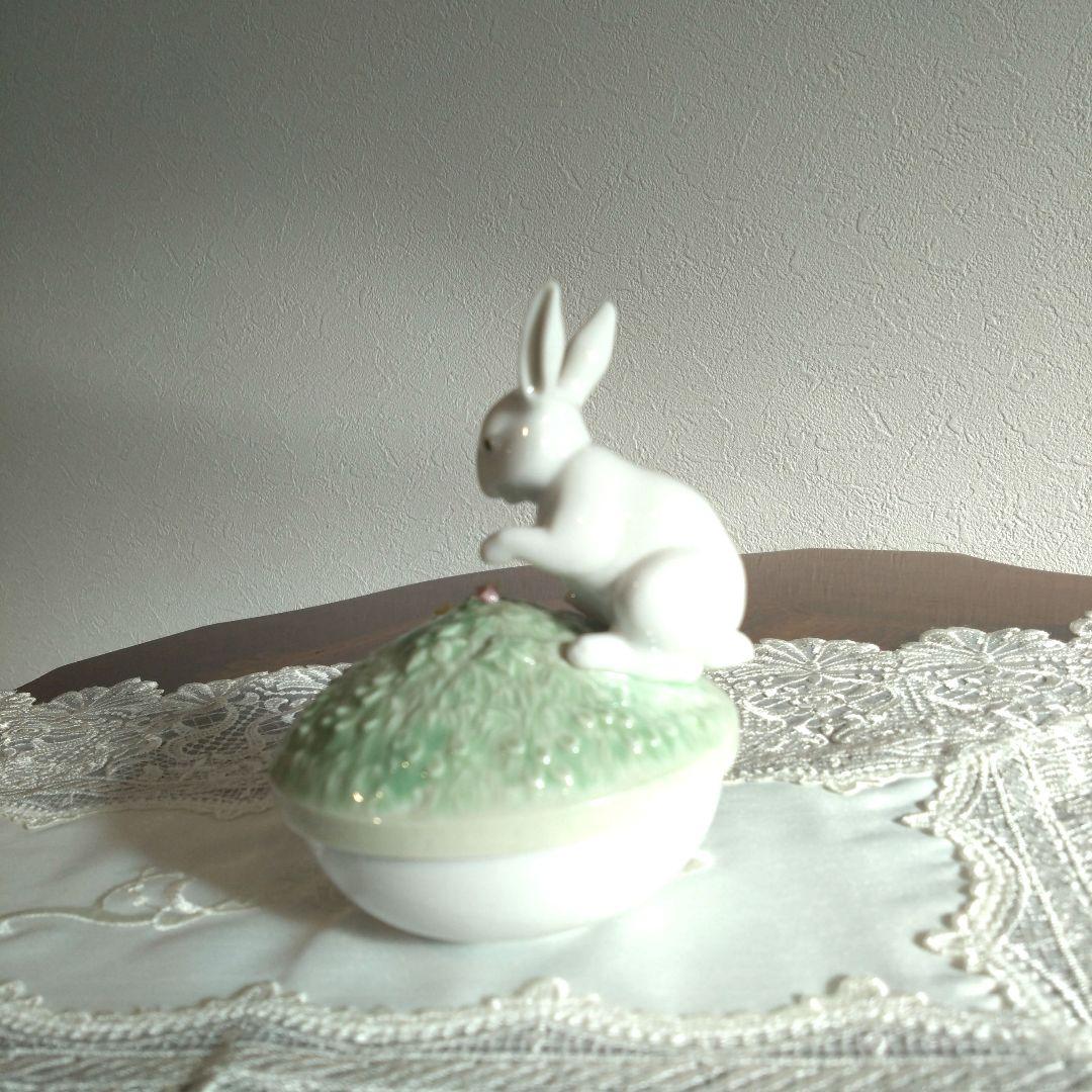 リヤドロ ウサギの陶器小物入れ