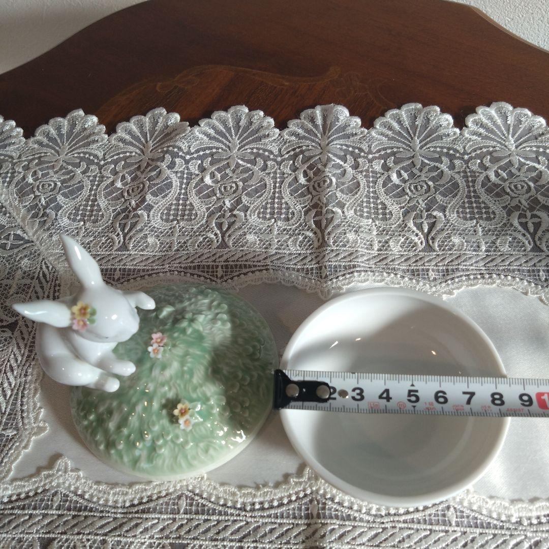 リヤドロ ウサギの陶器小物入れ