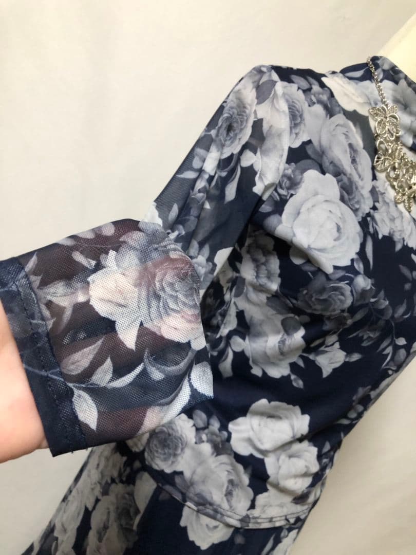 社交ダンスレッスン着パーティ。レイリーナ花柄紺色セットアップドレス