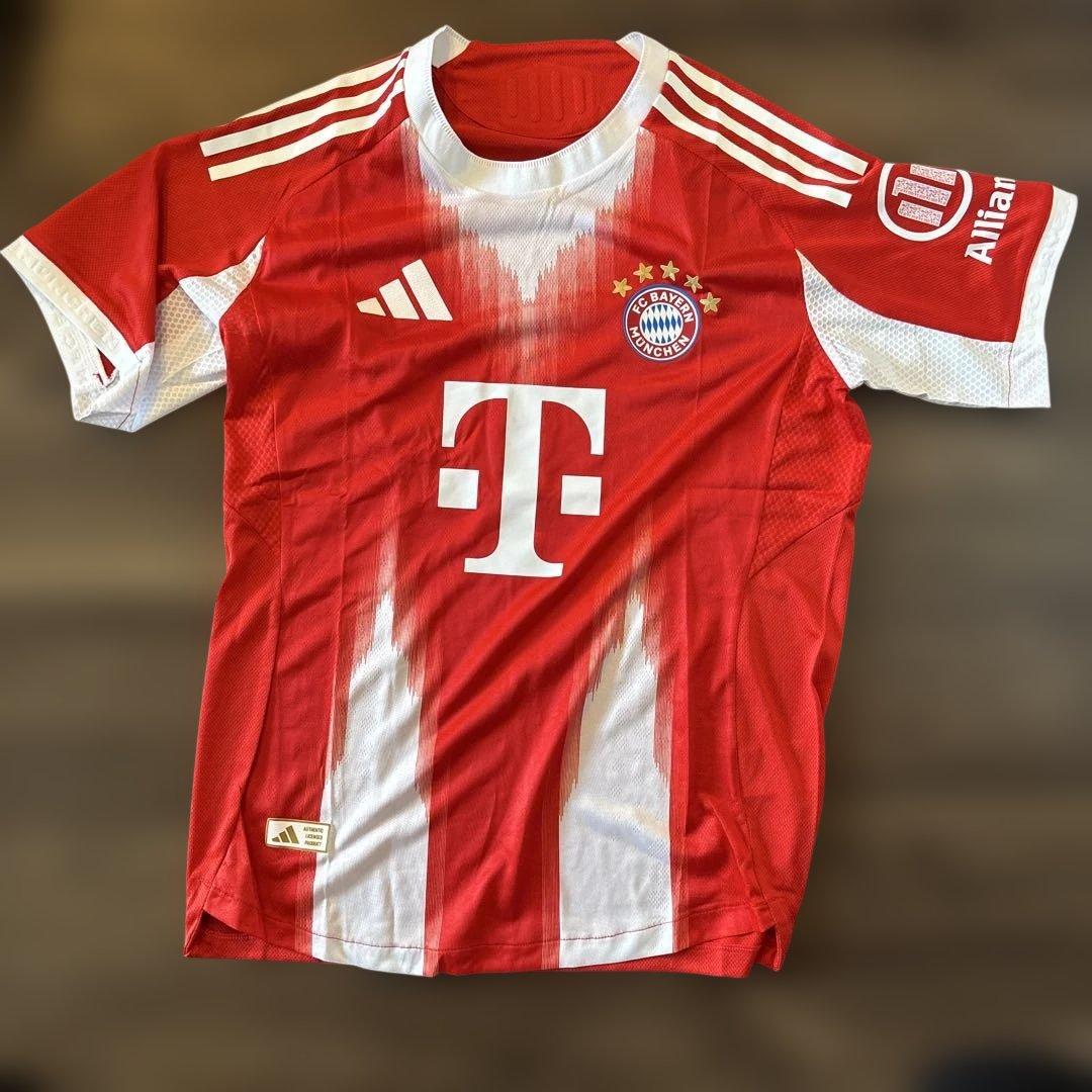 FC Bayern München adidasサッカーシャツ　オーセンティック