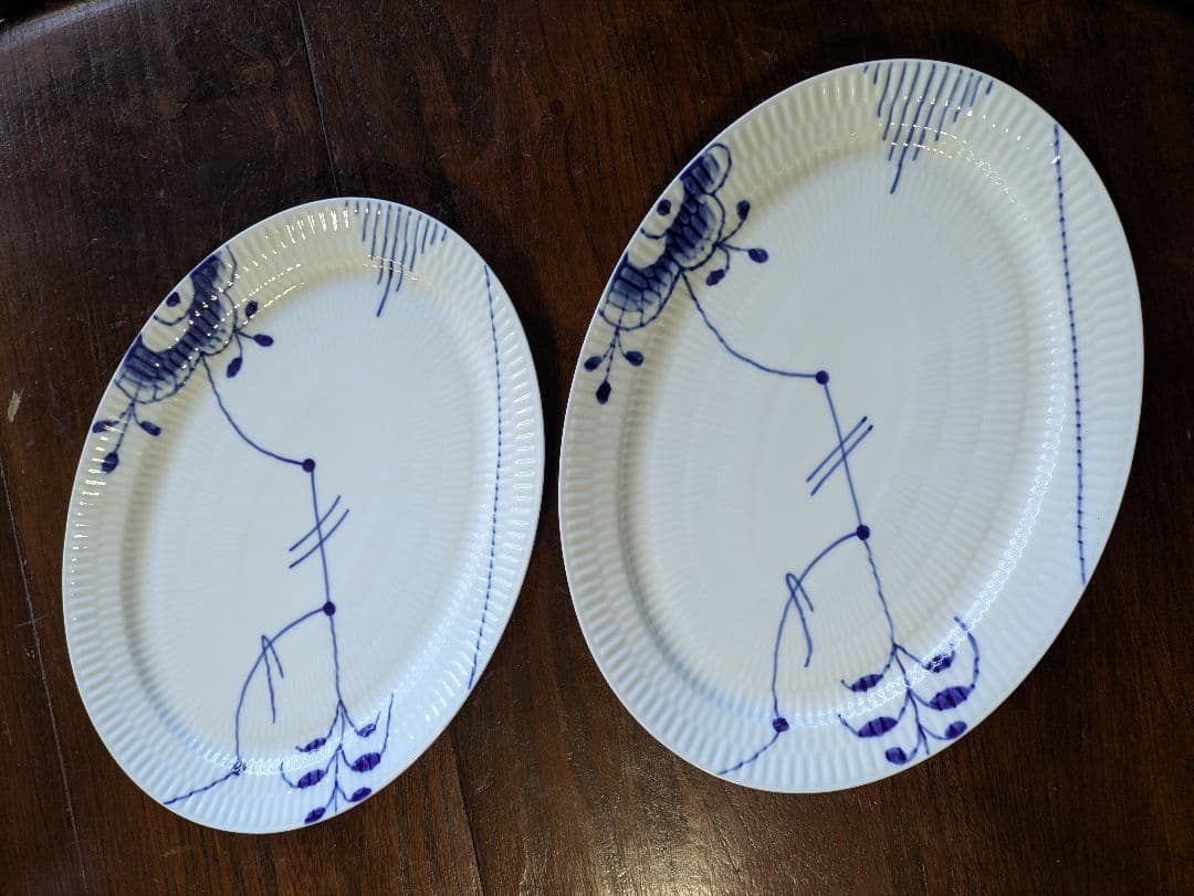 レアデザイン！2枚ペア　ロイヤルコペンハーゲン ブルーフルーテッドメガ　オーバル