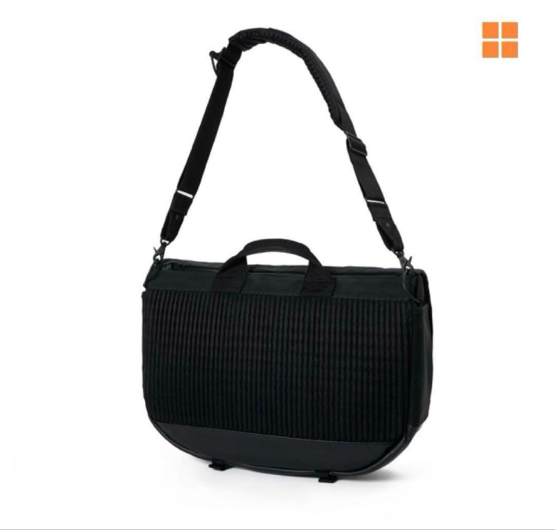 PORTER MONOCHROME MESSENGER BAG サイズL