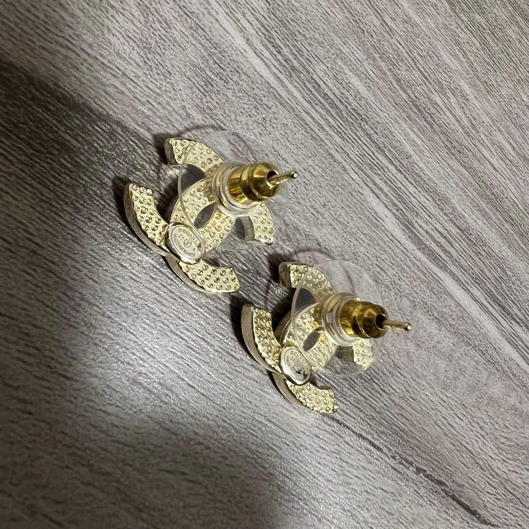 【aiさん】CHANEL ゴールド CCロゴ ピアス レディース