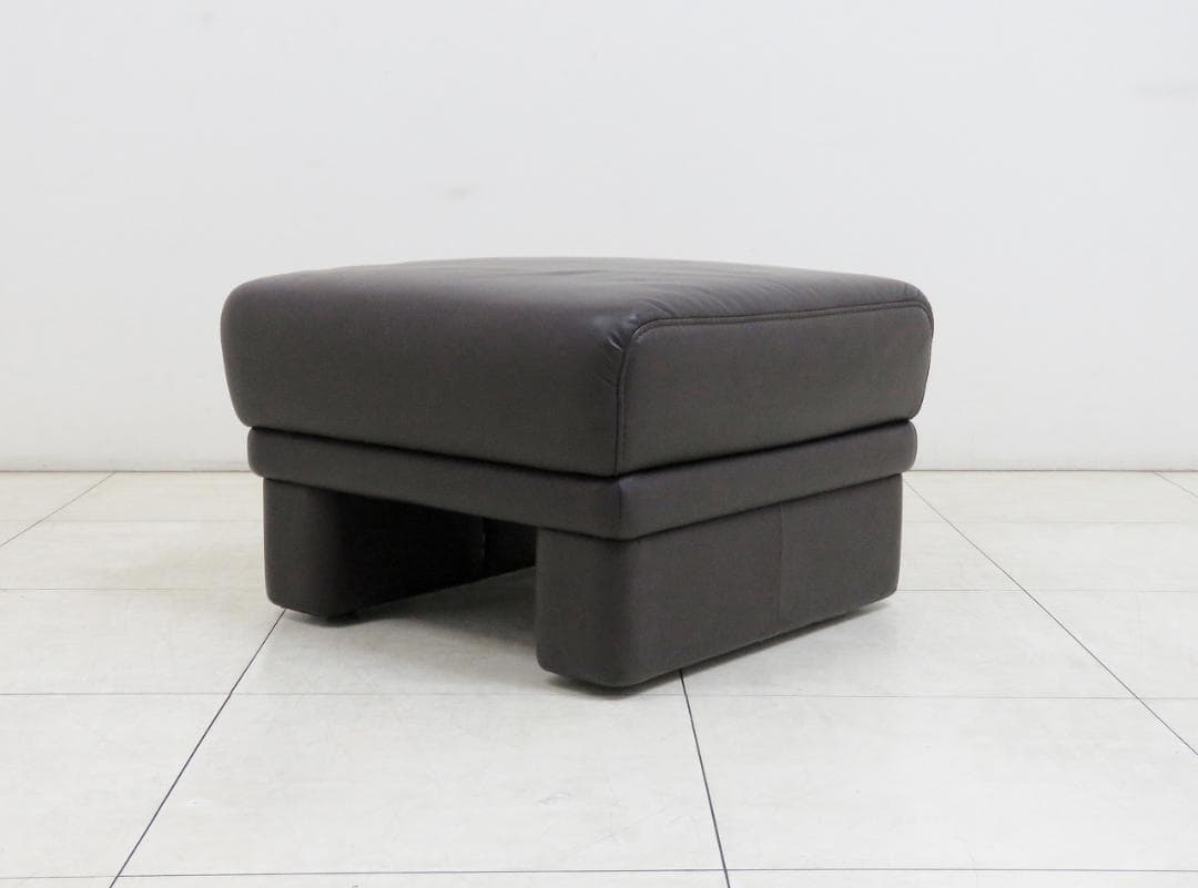 ■ドイツ■ヒモラ■オットマン■総本革■IDC大塚家具■68,000円■スツール■
