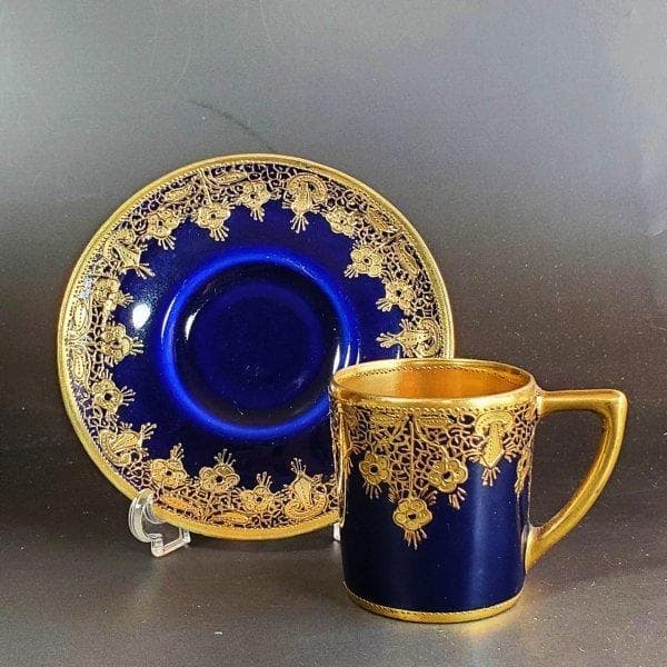 初期オールドノリタケ　メープルリーフ印　金盛上藍線帯華装飾紋カップ　ソーサー 2