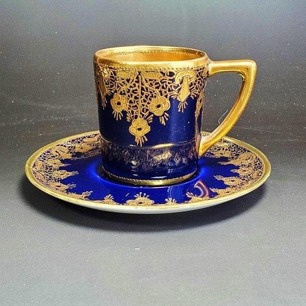 初期オールドノリタケ　メープルリーフ印　金盛上藍線帯華装飾紋カップ　ソーサー 2