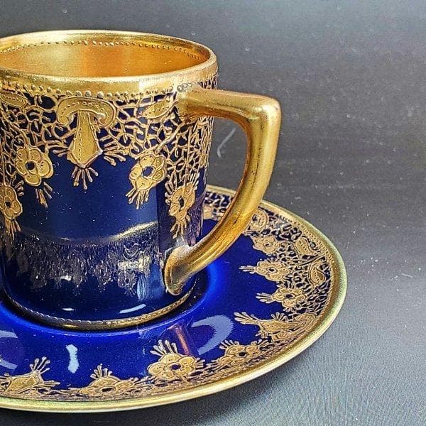 初期オールドノリタケ　メープルリーフ印　金盛上藍線帯華装飾紋カップ　ソーサー 2