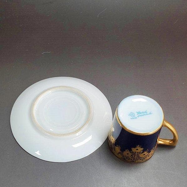 初期オールドノリタケ　メープルリーフ印　金盛上藍線帯華装飾紋カップ　ソーサー 2