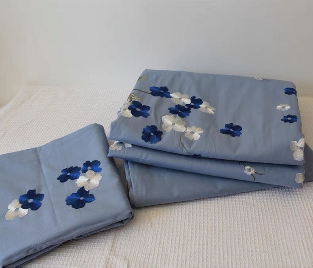 布団カバースーツ枕カバー２個(４点セット)綿100%コットン刺繍