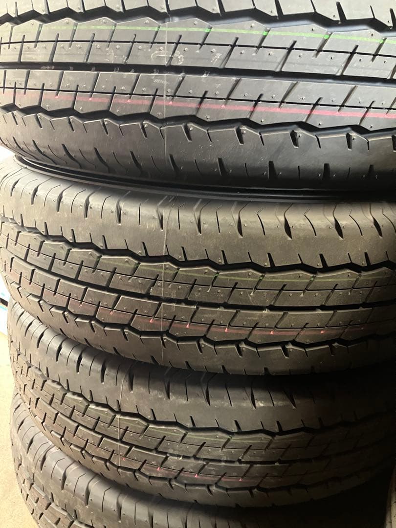 期間限定⭐︎値下げ⭐︎195/80R15 バン用【ハイエースなど】