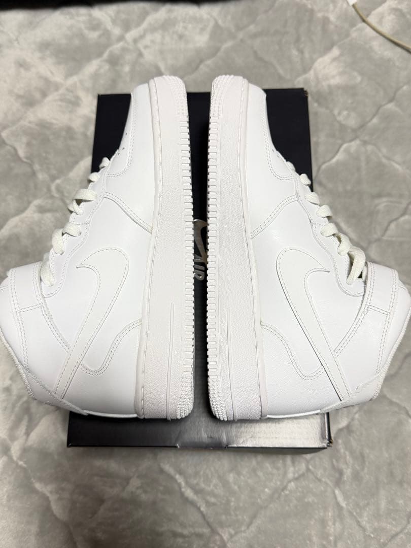 Nike エアフォース 1 ‘07 MID