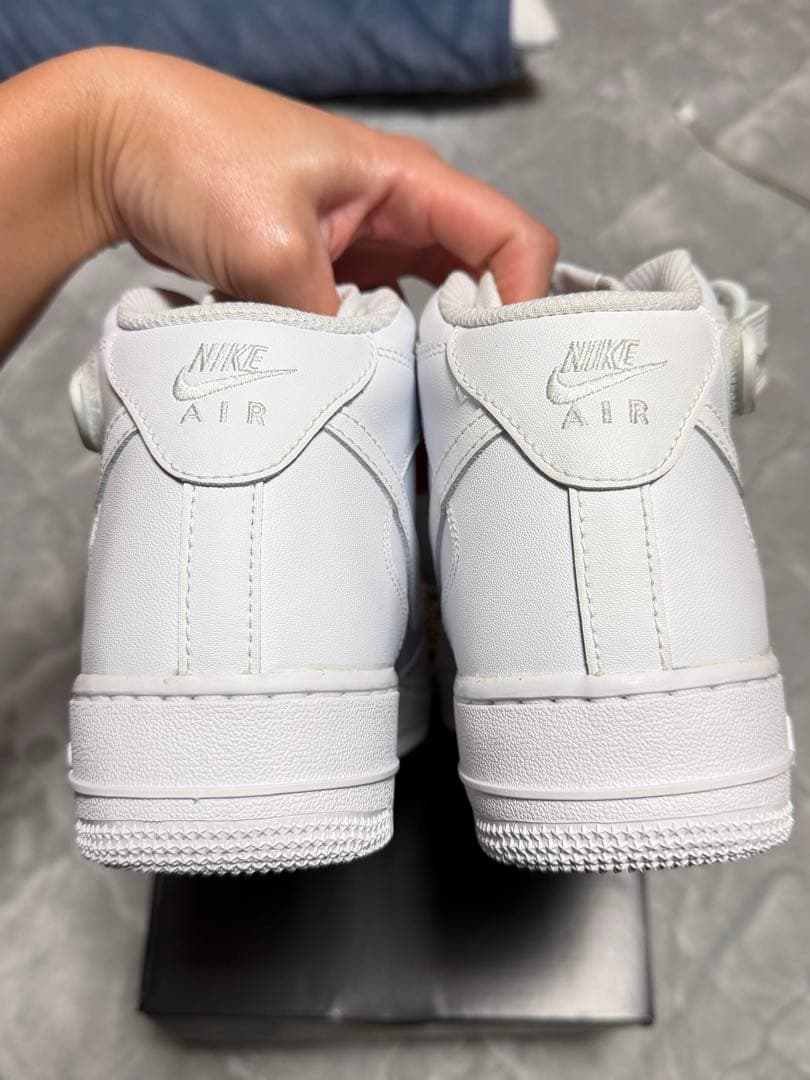 Nike エアフォース 1 ‘07 MID