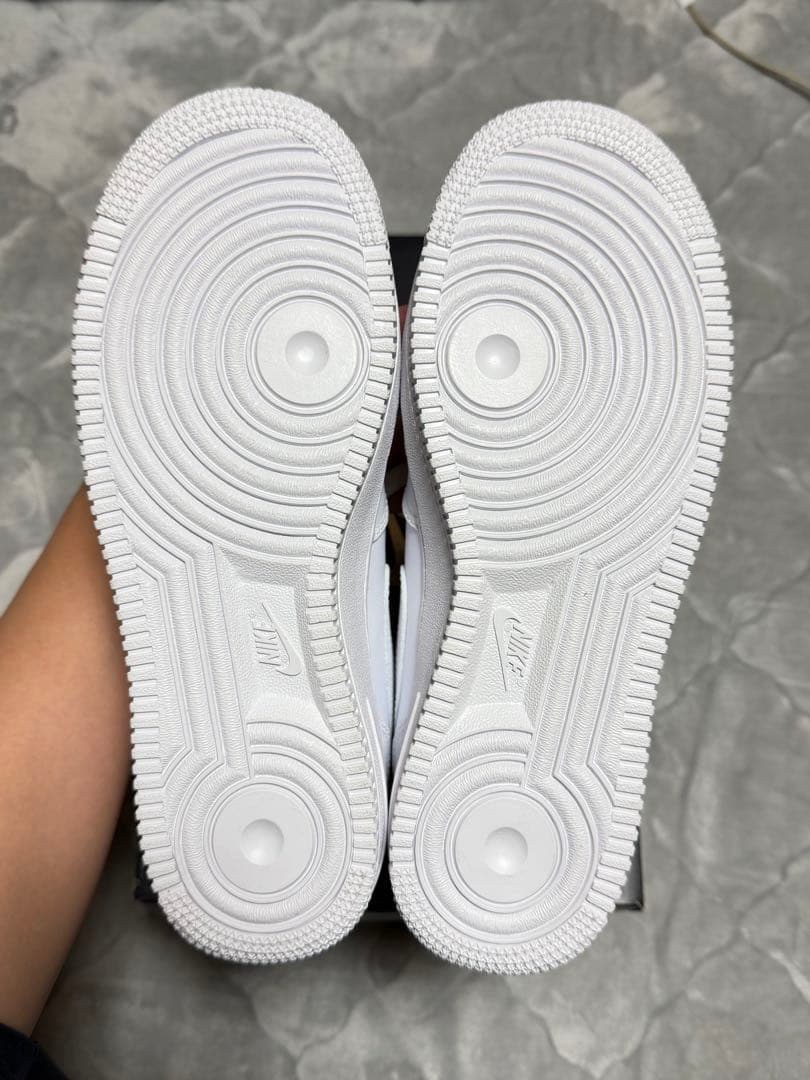 Nike エアフォース 1 ‘07 MID