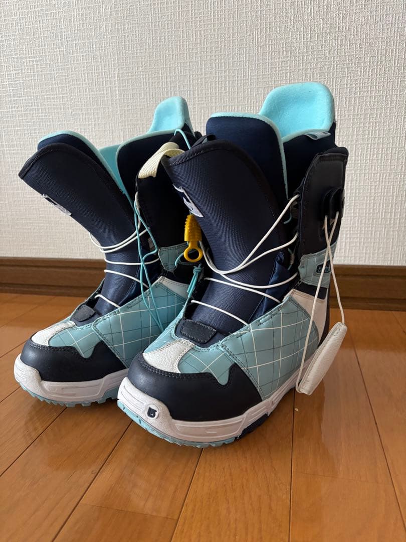 burton スノーボードブーツ 女性用