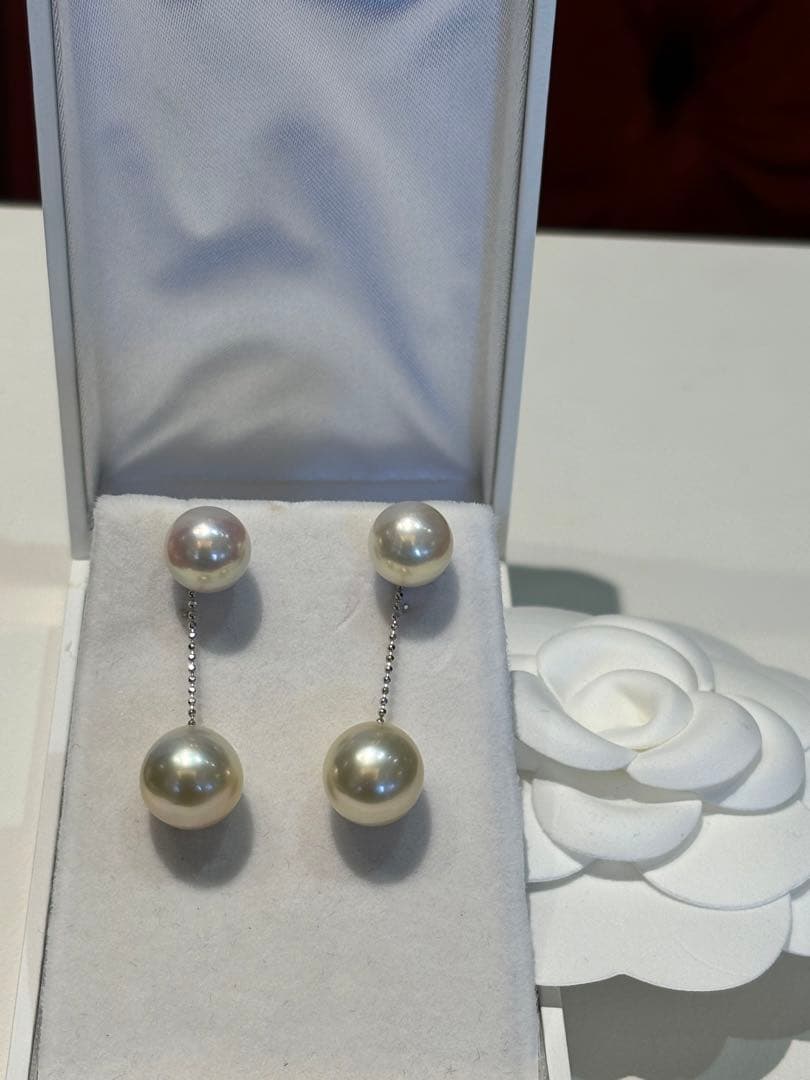 白蝶パールピアス　プラチナ　南洋真珠　南洋真珠ピアス　揺れる２つのパールが豪華♡
