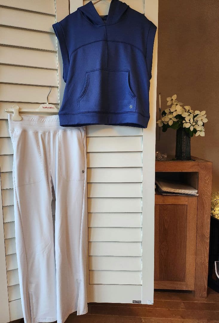 お取り置き　２点　lija ロングスリーブ　ベスト