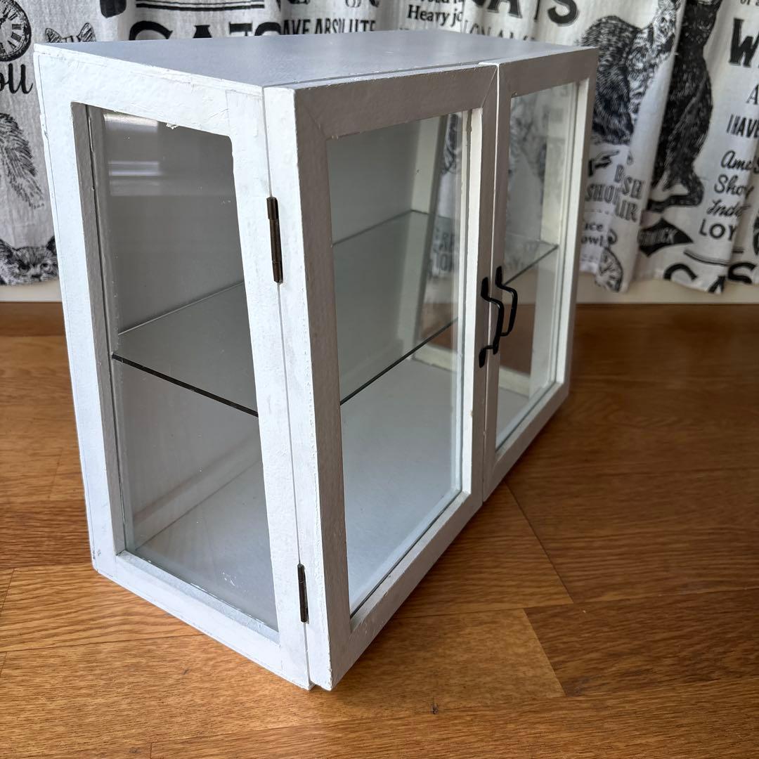 木製　ディスプレイ　キャビネット　白